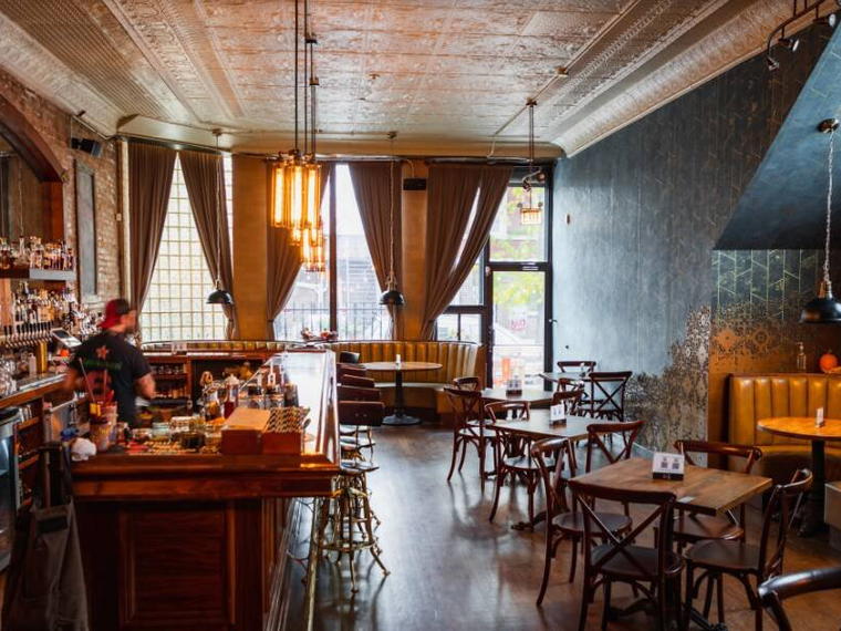 Osito's Tap, Chicago, United States