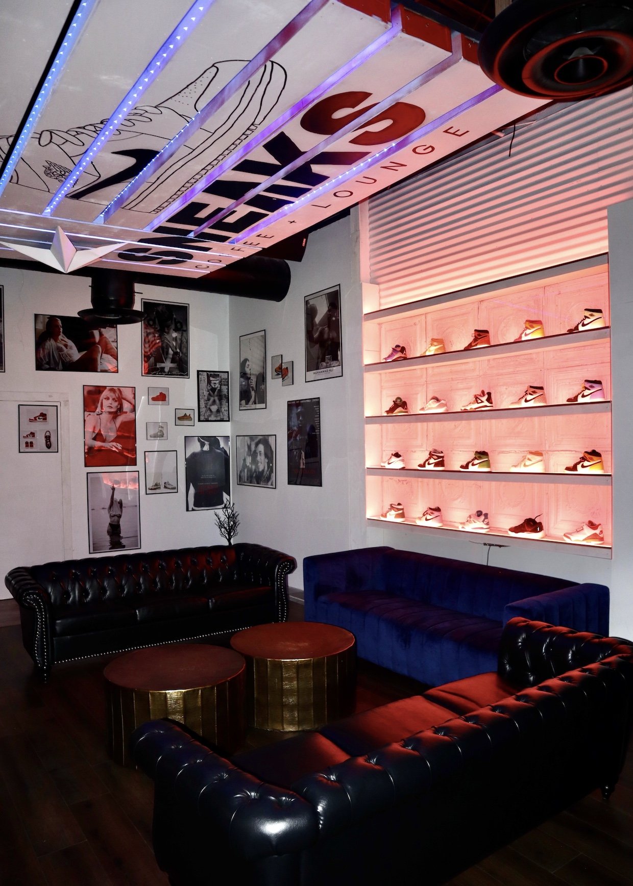 Sneaks, Bar in Houston