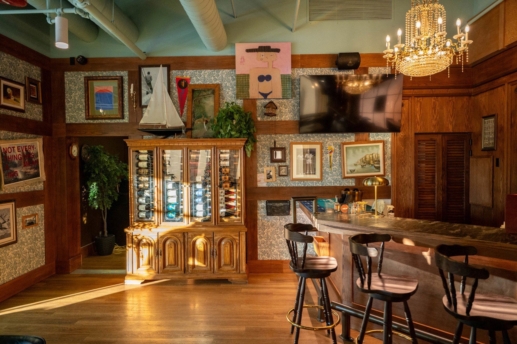 Mount Pleasant Vintage, Bar in Calgary