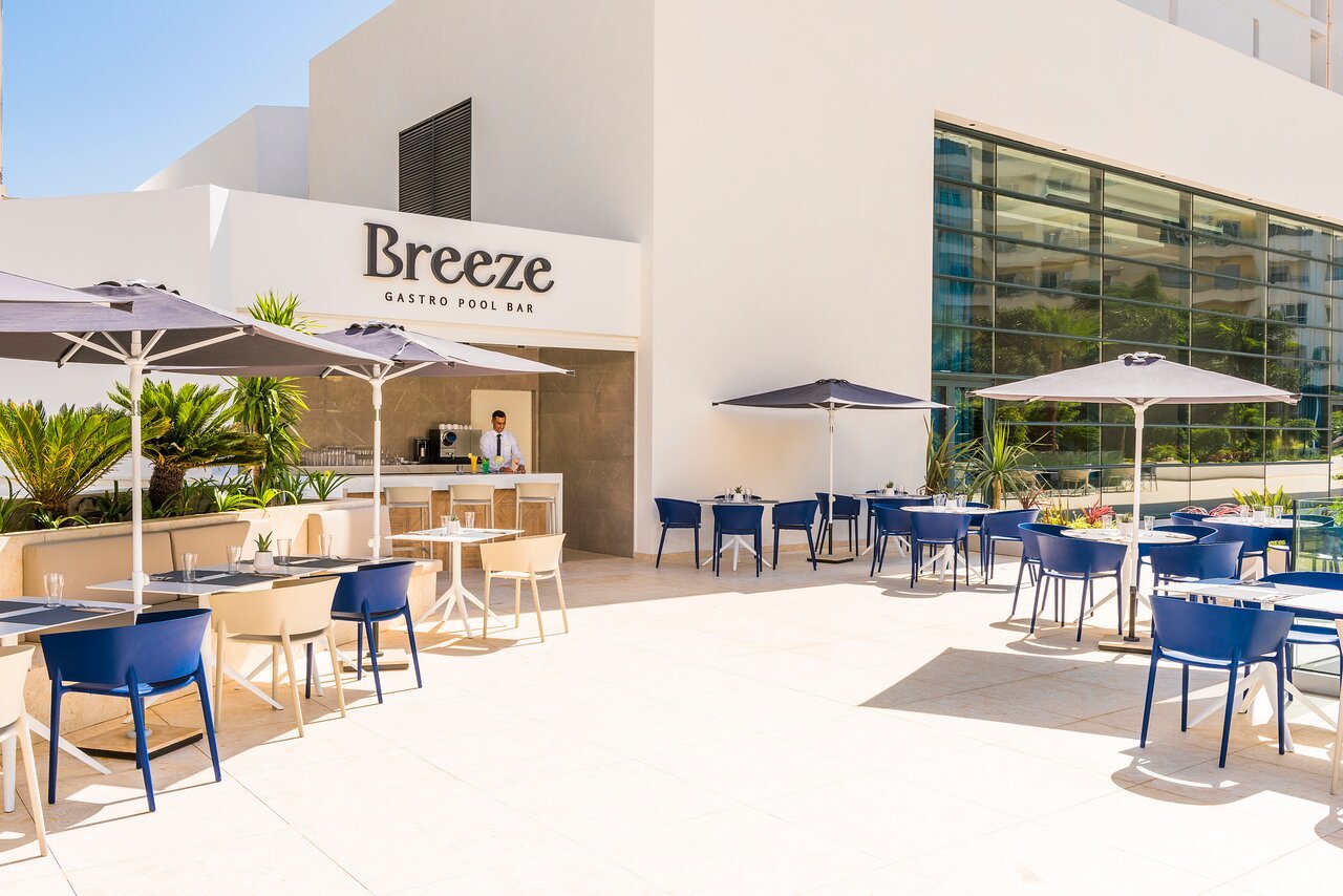 Breeze Pool Bar
