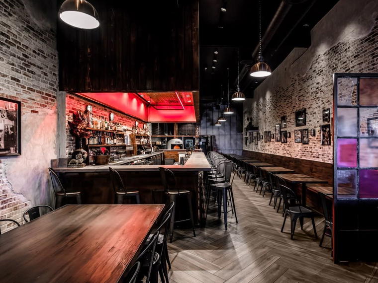 Double Zero Pie & Pub, Paradise, United States