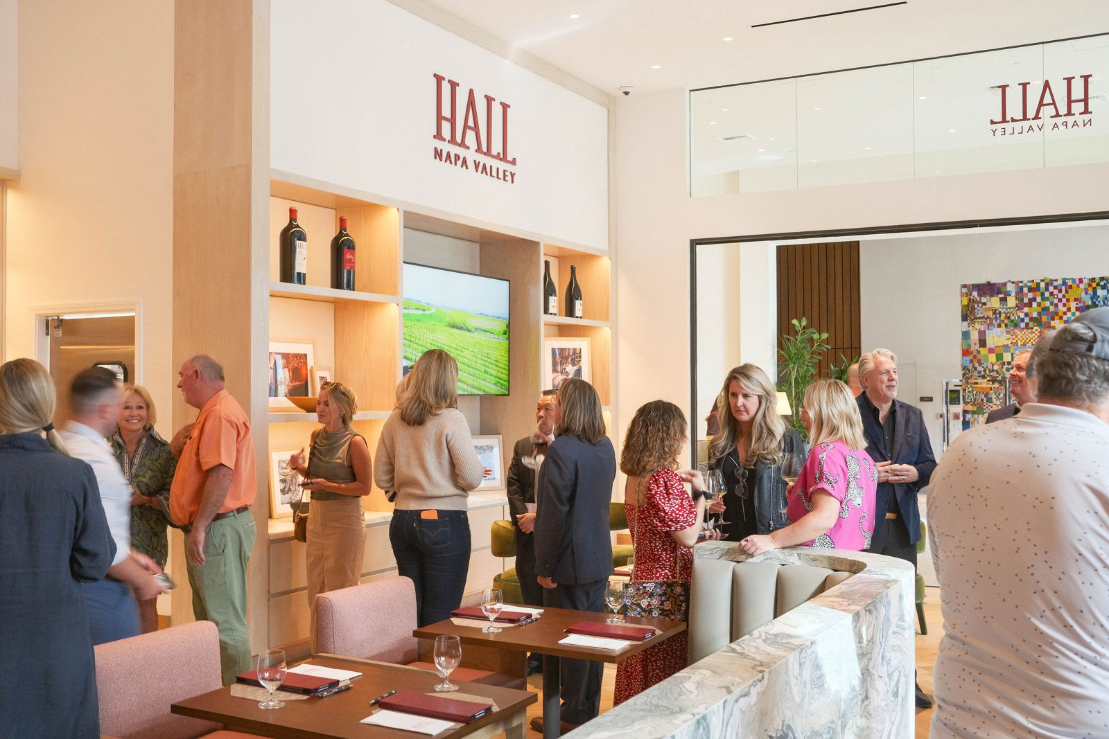 HALL Napa Valley Tasting Room & Wine Lounge, Bar in Palm Springs