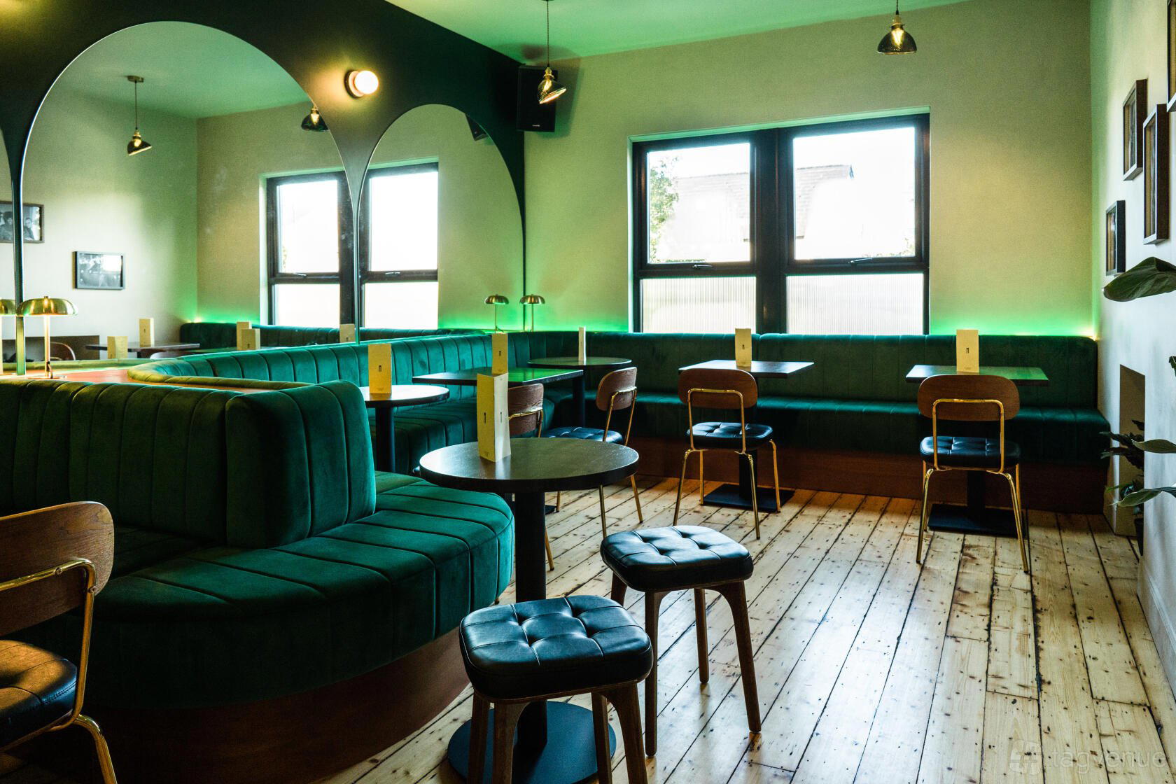 Monroe bar in Holywood