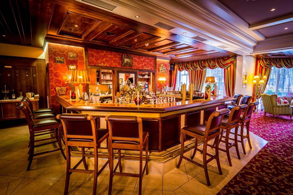 Bar im Grandhotel bar in Lienz, Austria