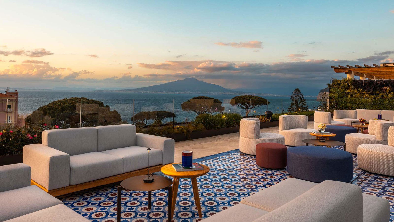 Lumi Sky Lounge – Rooftop bar, Bar in Sorrento
