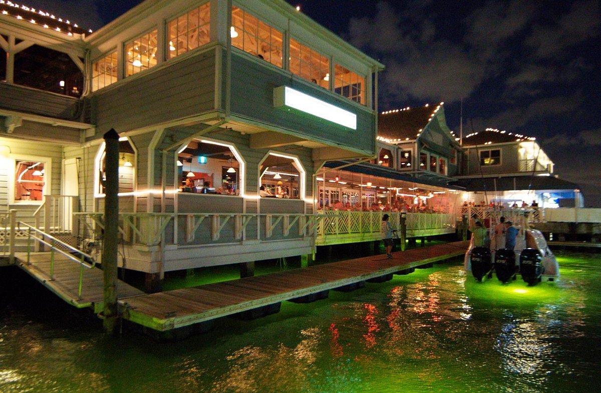 15th Street Fisheries restaurant in Fort Lauderdale, United States