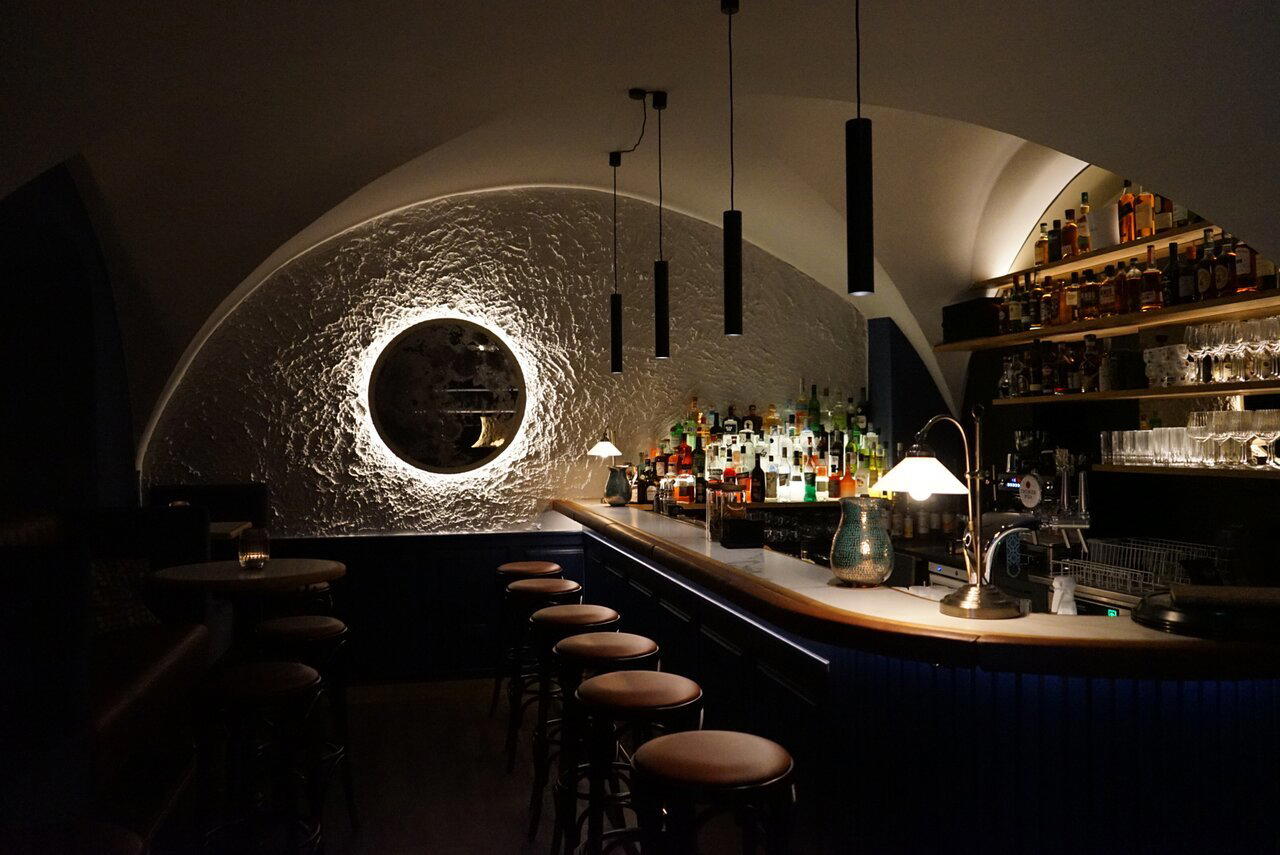 To the moon bar in Linz