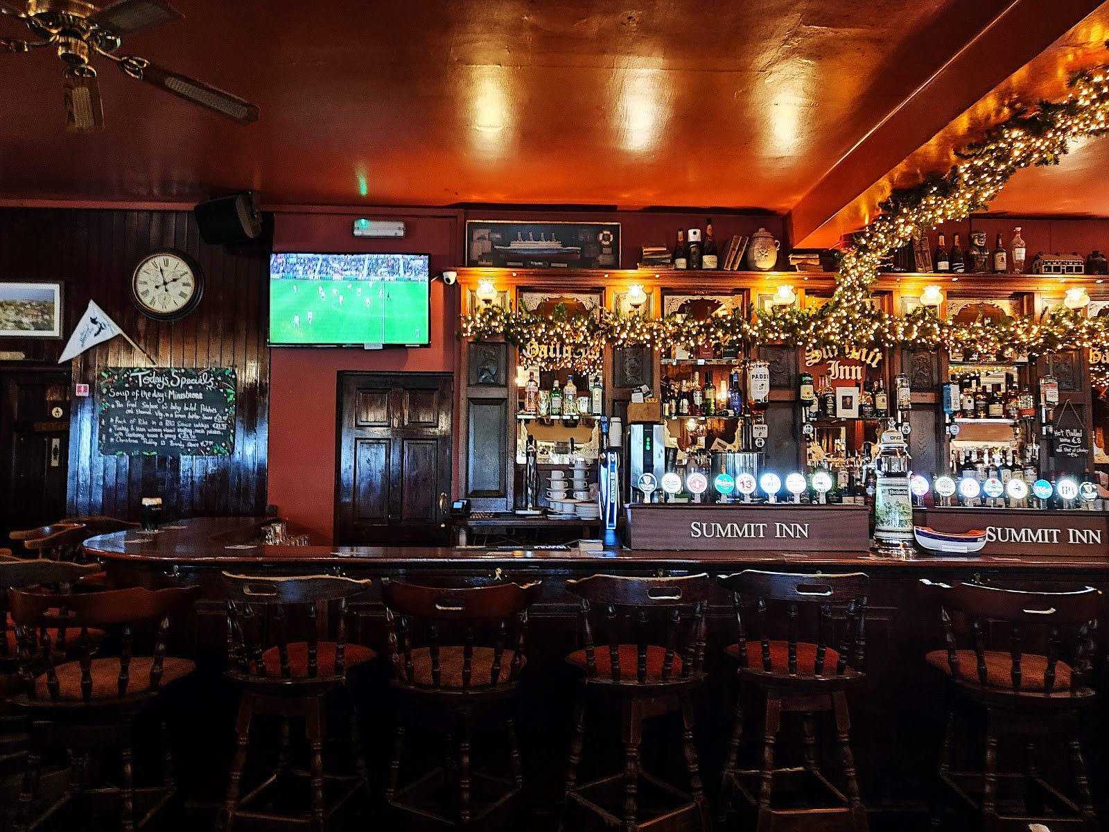The Summit Inn, Bar in Dublin