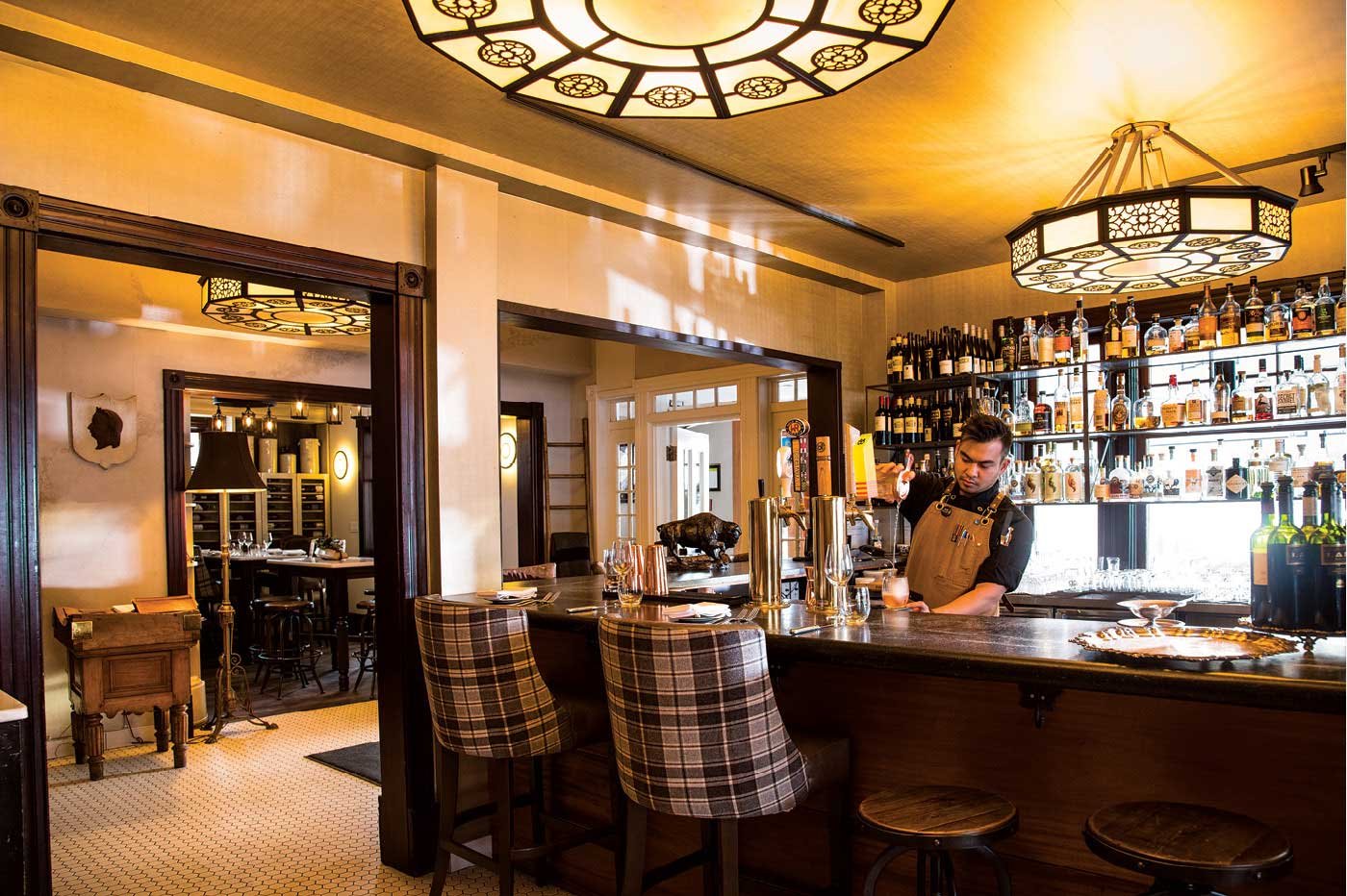 Deane House, Bar in Calgary