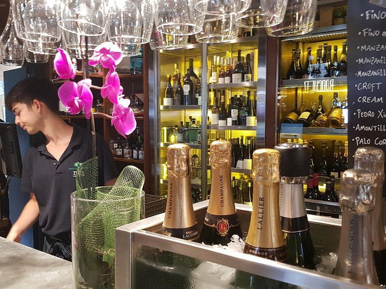 Pinkleton & Wine, Madrid, Spain