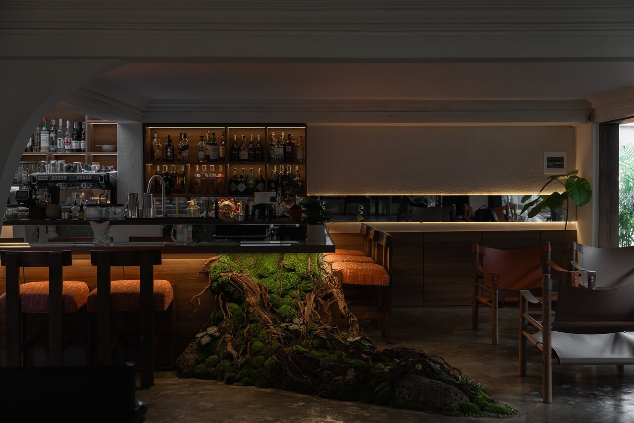 XÀO XẠC BAR - Quán Rượu Dưới Hiên, Ho Chi Minh City, Vietnam