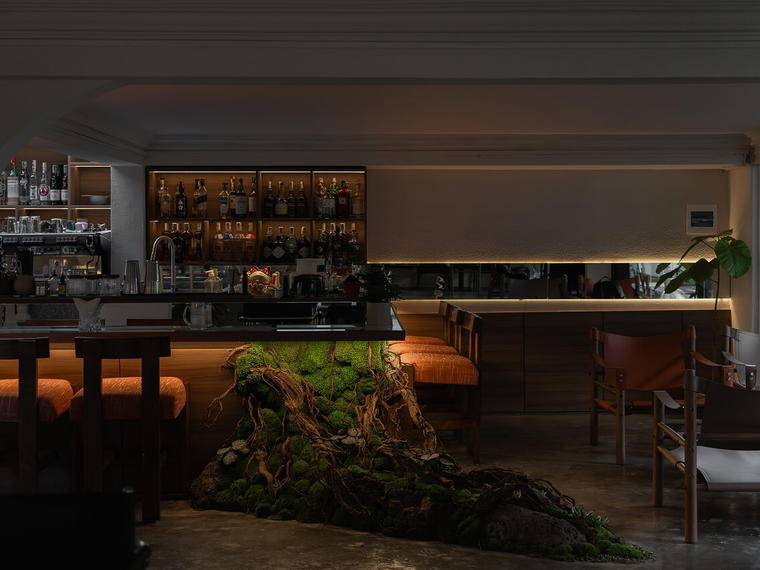 XÀO XẠC BAR - Quán Rượu Dưới Hiên, Ho Chi Minh City, Vietnam