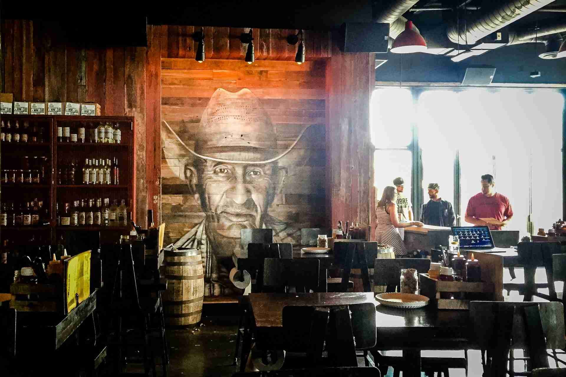Old Crow Smokehouse - Huntington Beach, Restaurant in Huntington Beach