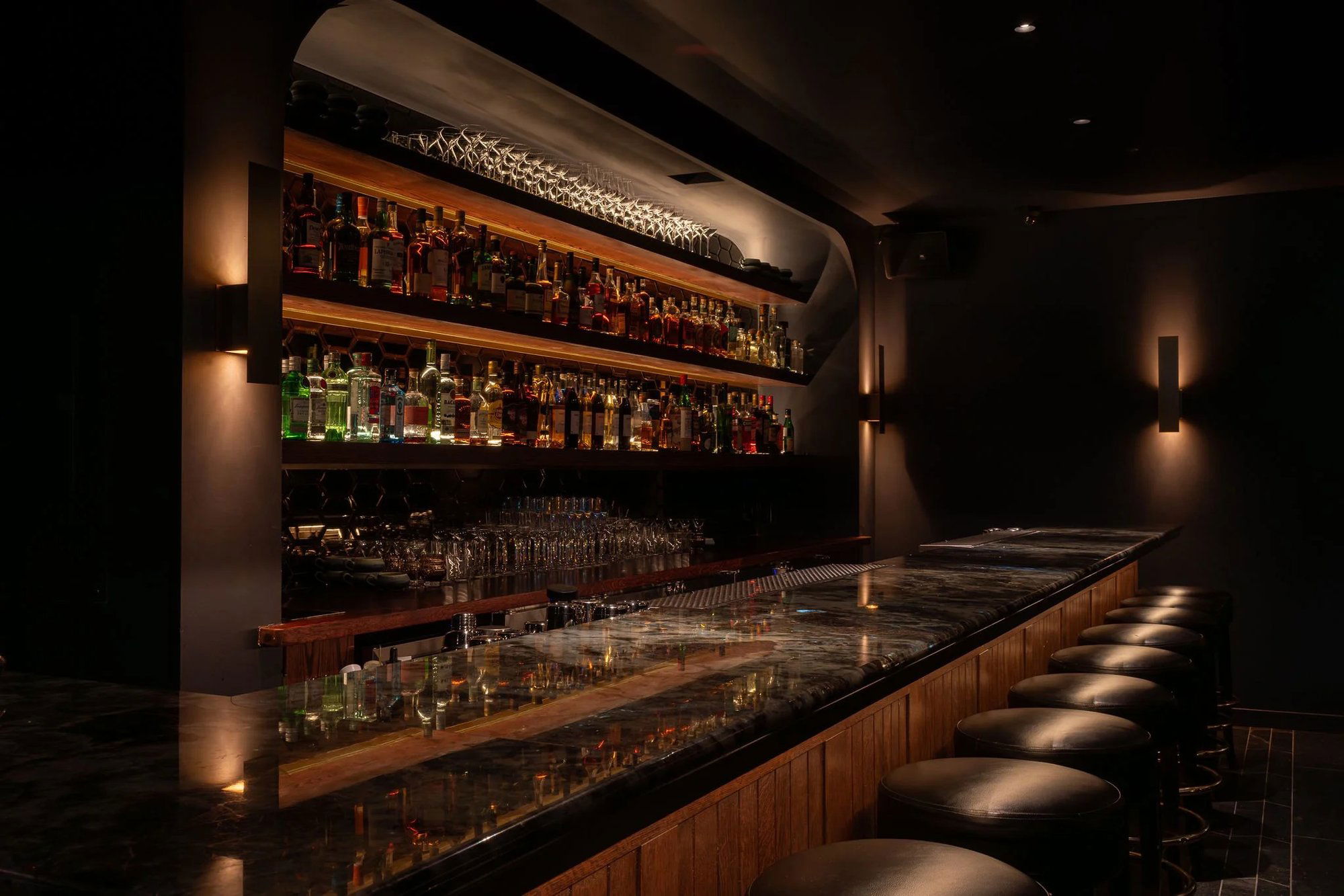 Bar Ocelli, Bar in Ottawa