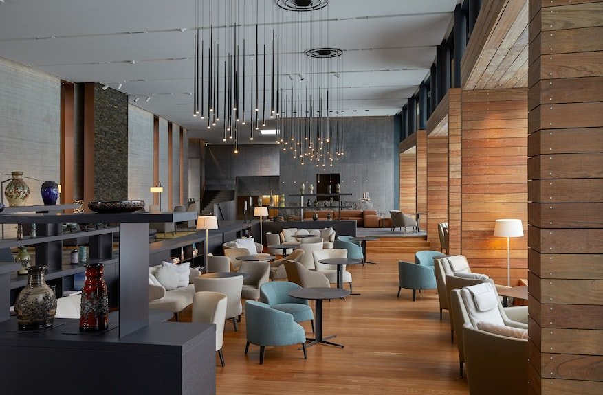Retreat Lounge