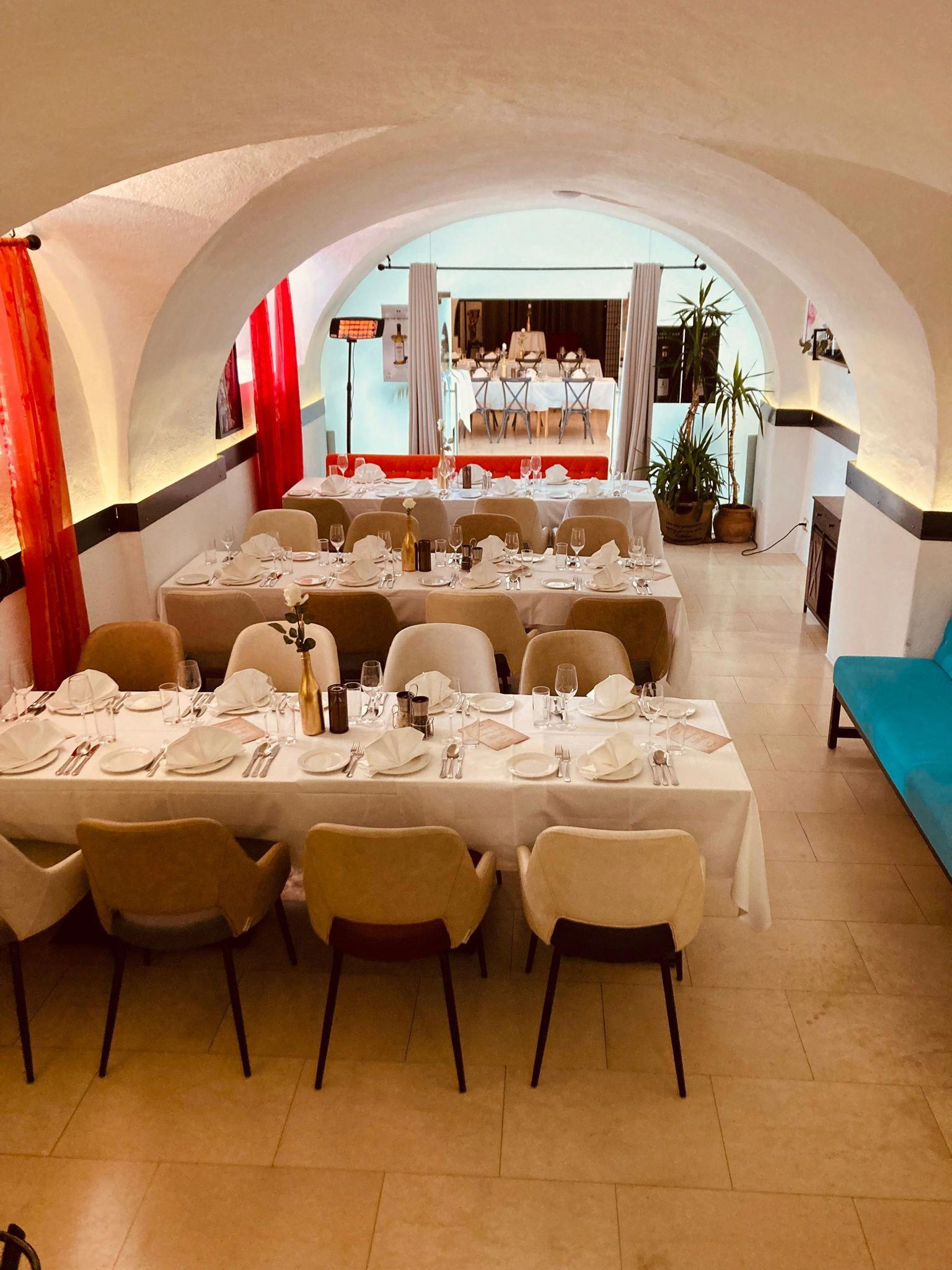 Vintage Café und Weinbar bar in Poettsching