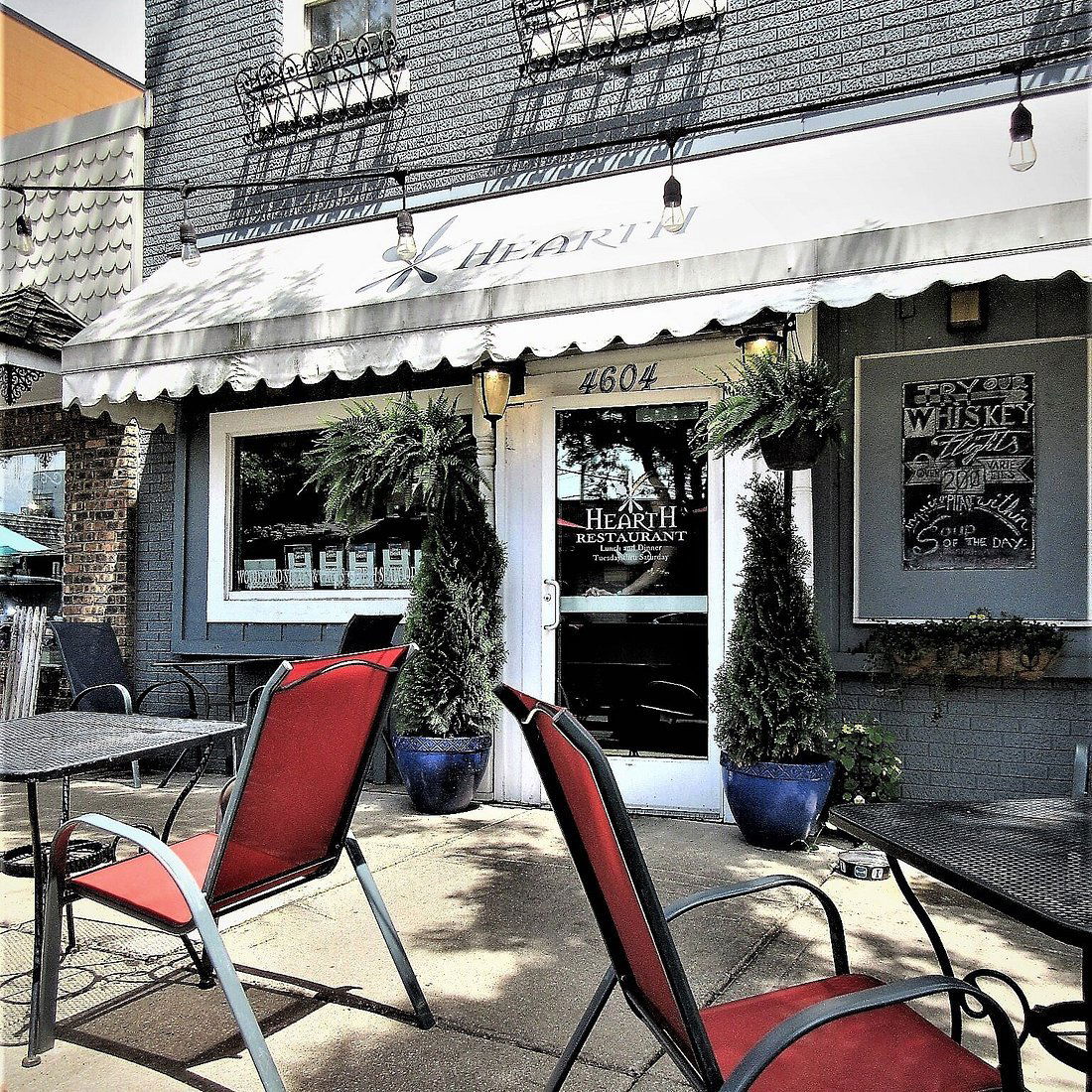 Hearth Restaurant, Bar in Peoria Heights