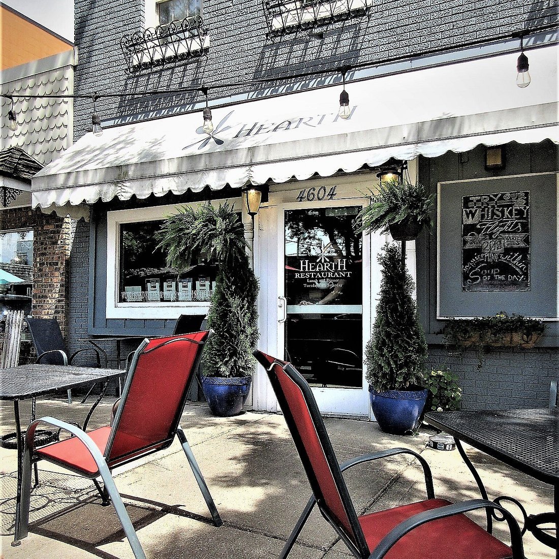 Hearth Restaurant bar in Peoria Heights, United States