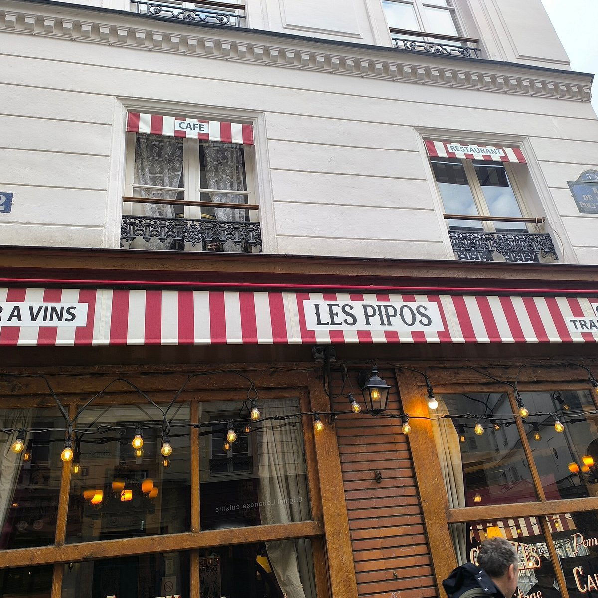 Les Pipos, Bar in Paris
