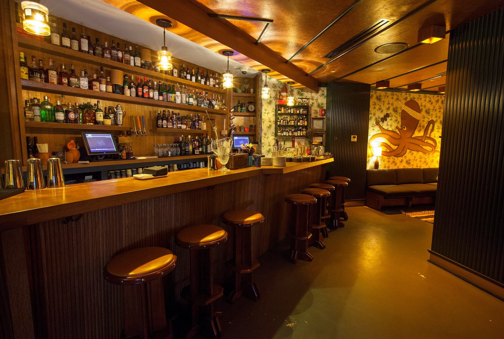 Broken Shaker at Freehand Chicago bar in Chicago, United States