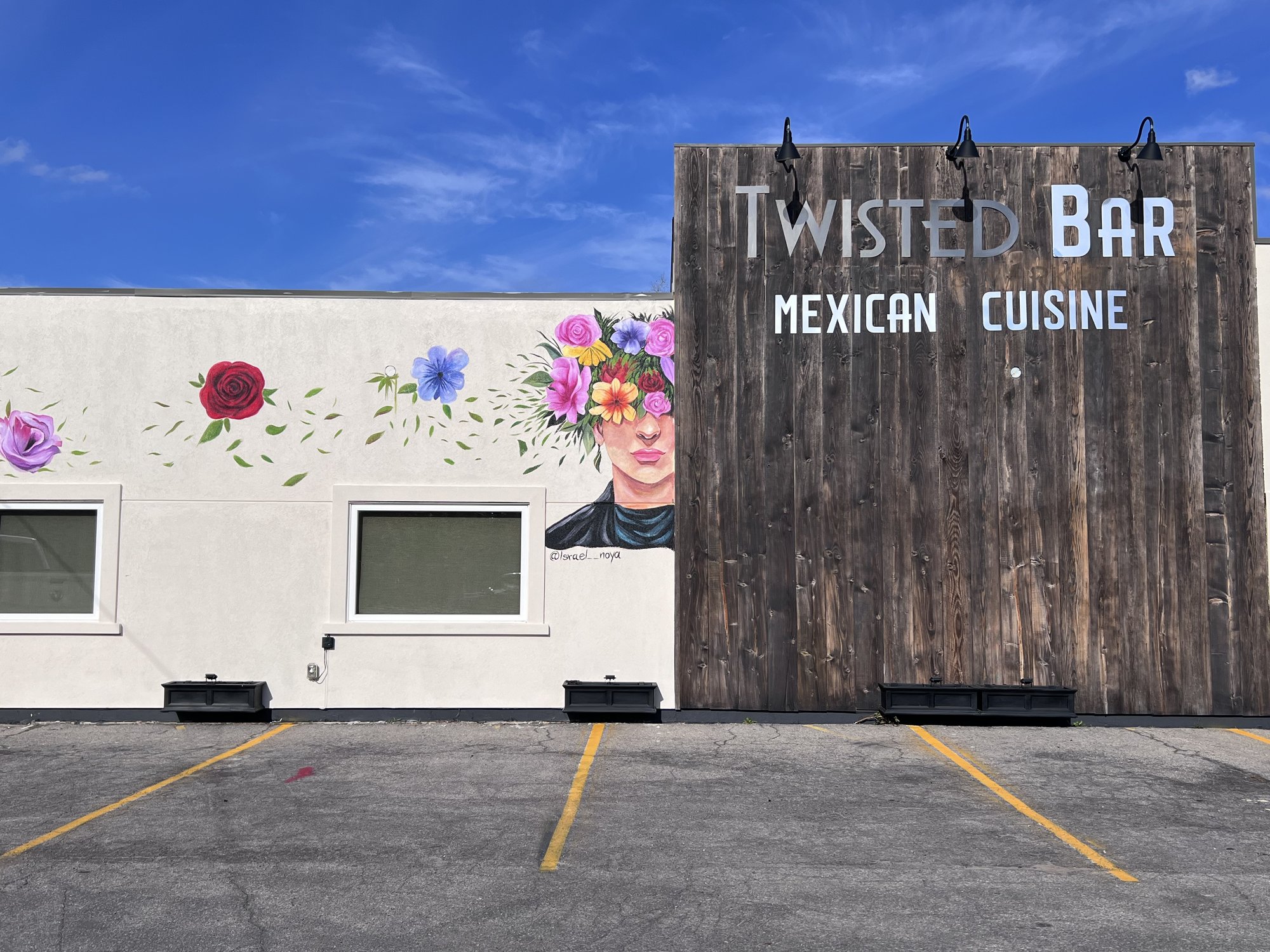 Twisted Bar