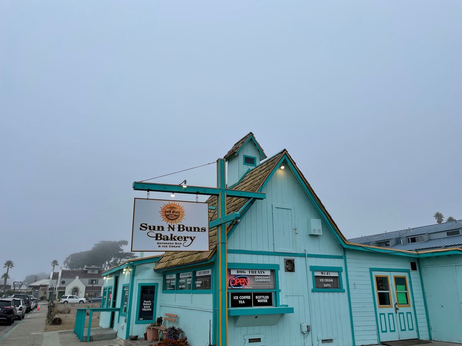 Sun-N-Buns Bakery & Espresso Bar, Bar in Morro Bay