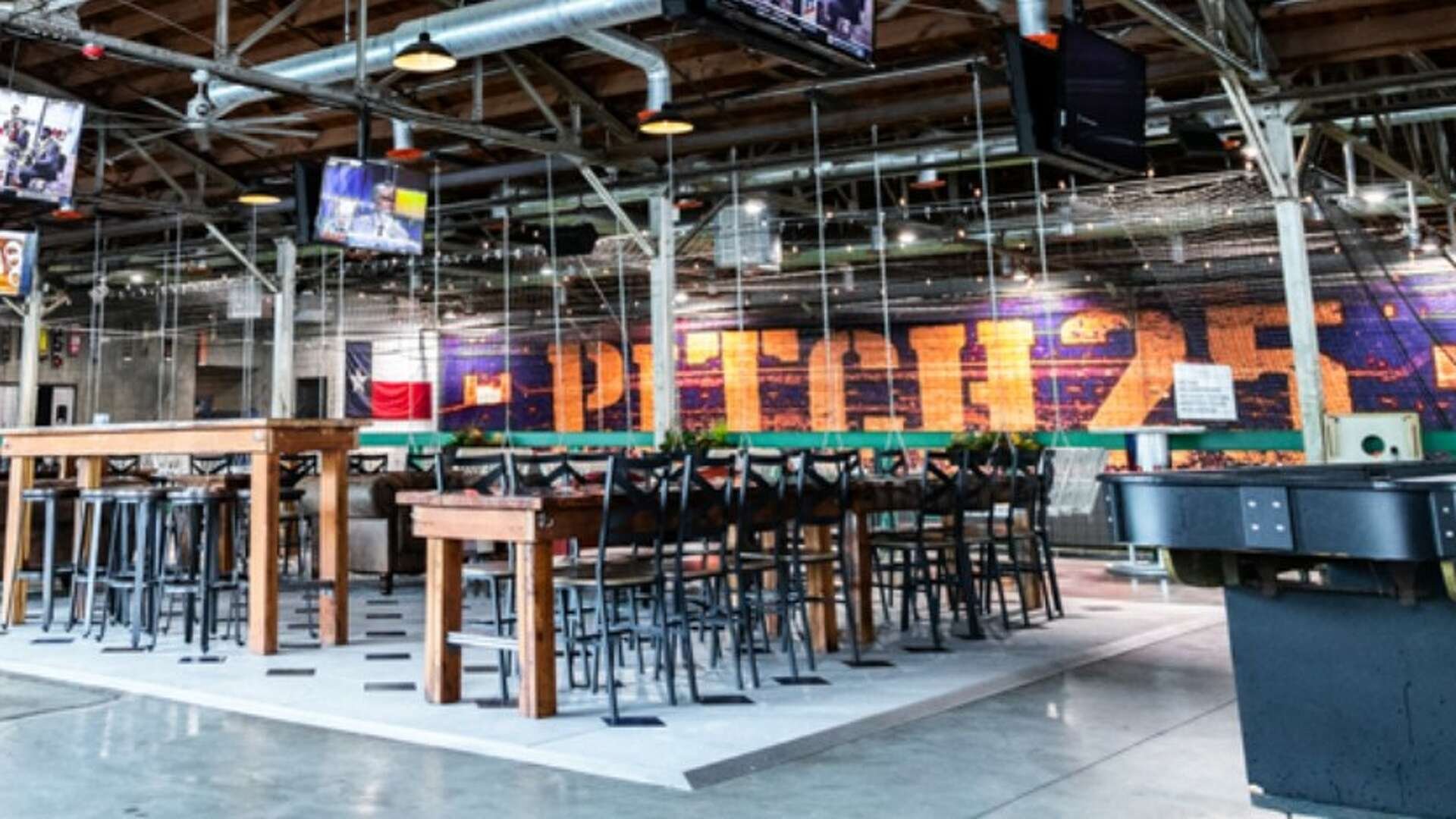 Pitch 25 San Antonio, Bar in San Antonio