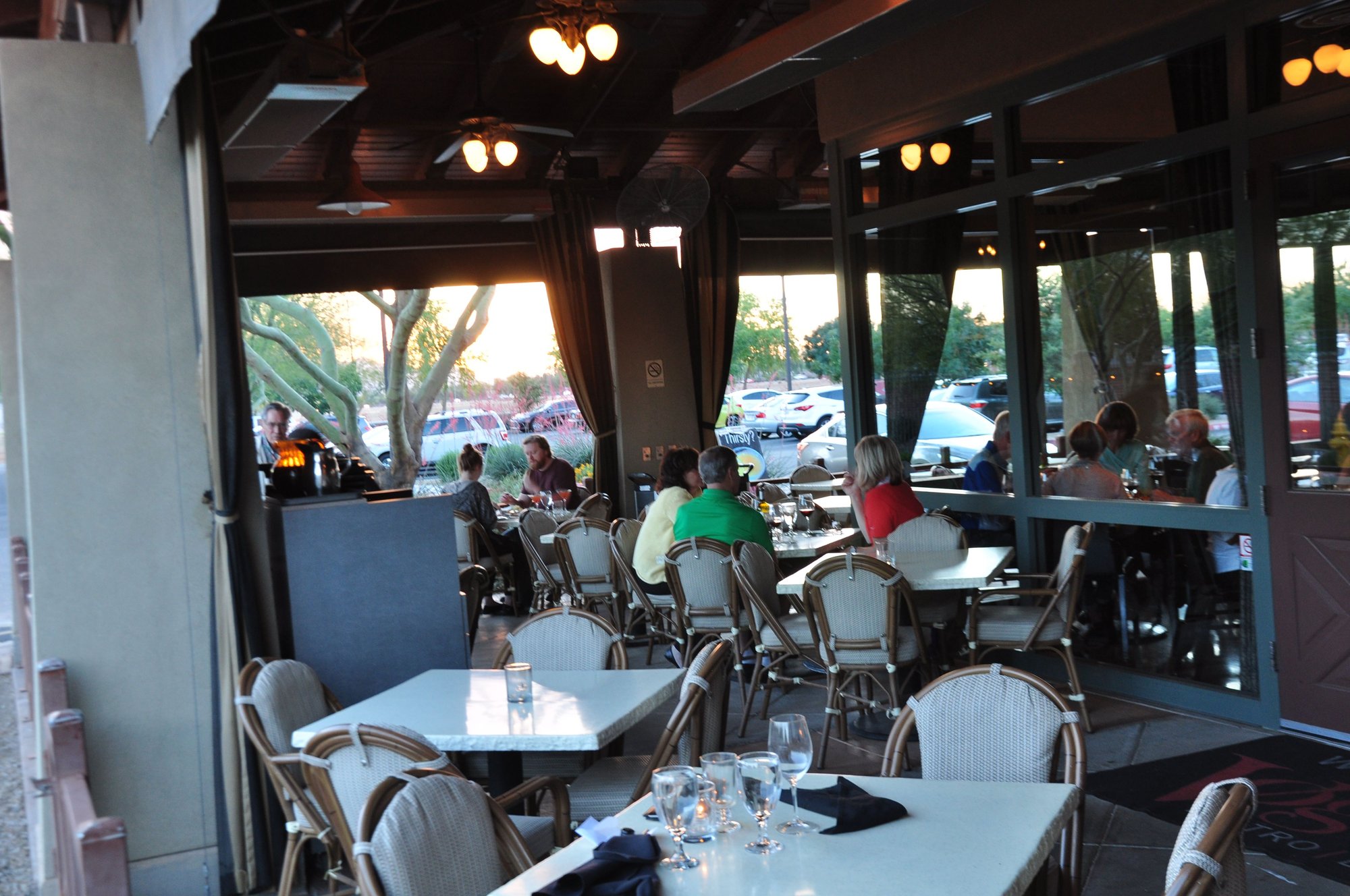 Vogue Bistro, Bar in Surprise