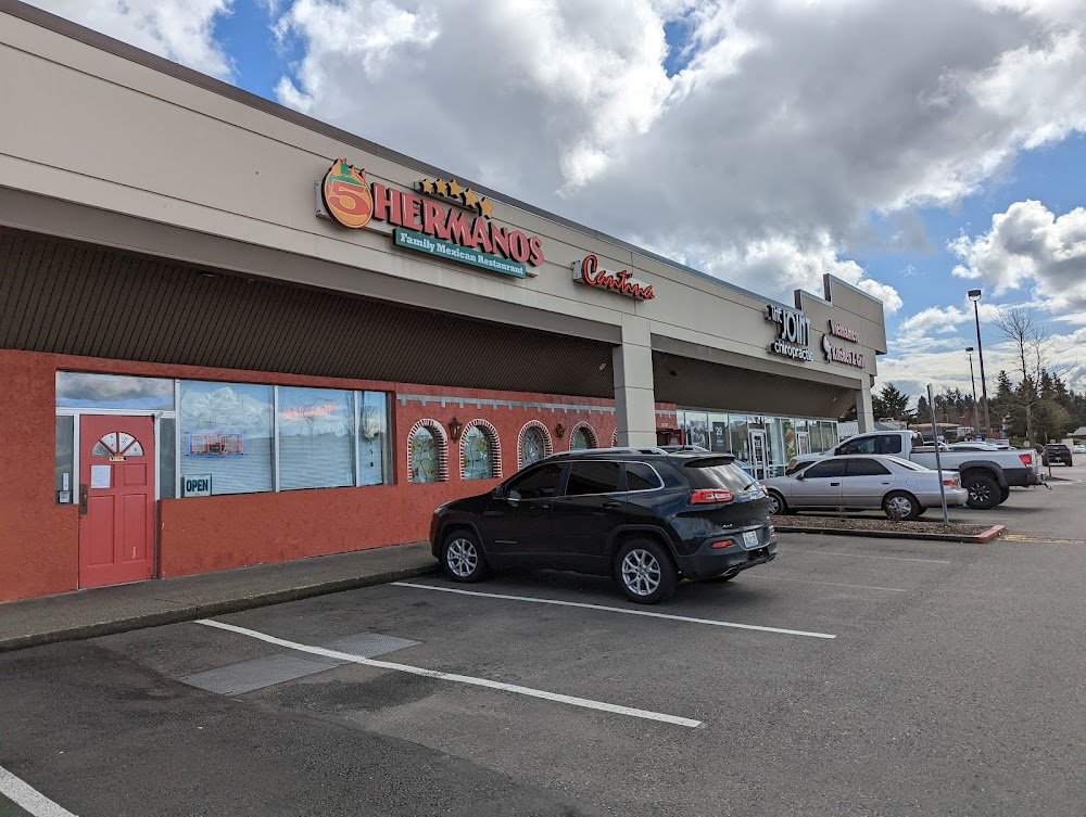 5 Hermanos Restaurant bar in Renton, United States
