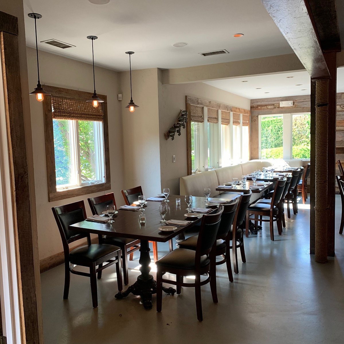 Table 104, Stamford, United States