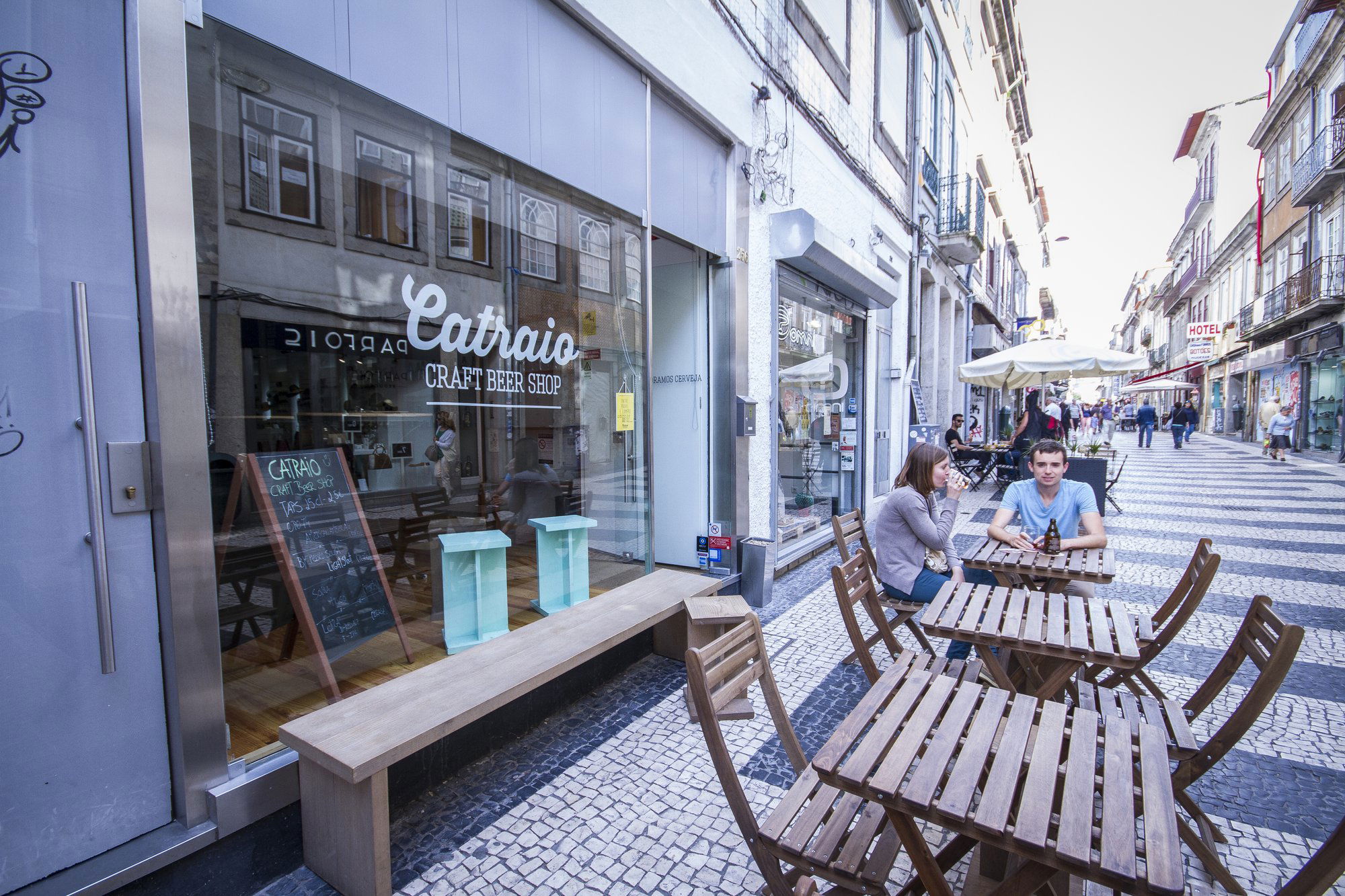 Catraio Craft Beer Shop & Bar, Bar in Porto