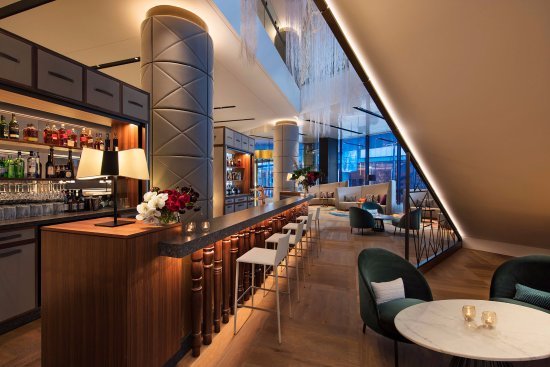Esprit Noir Lobby Bar