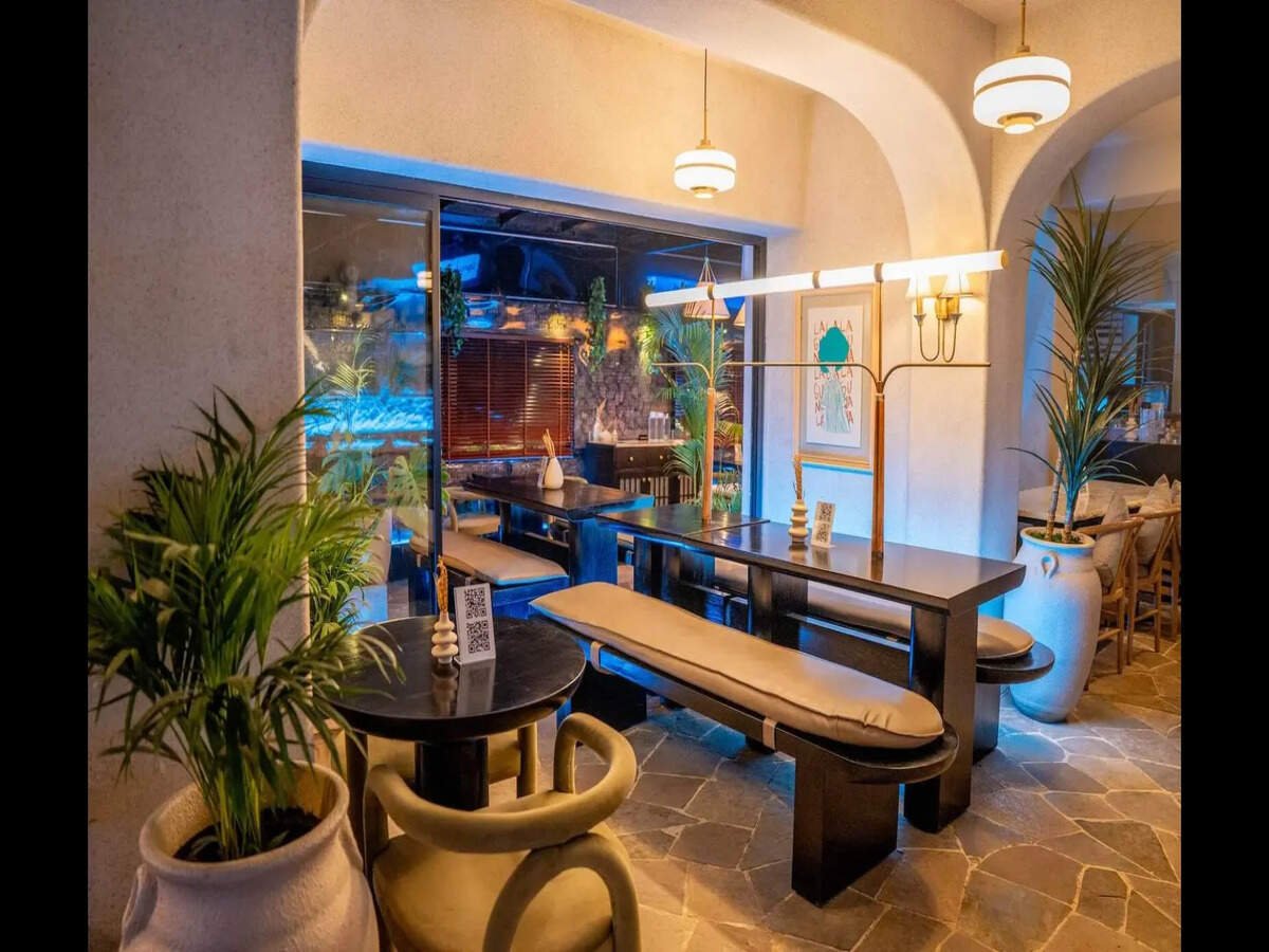 Laguna, Bar in Mumbai