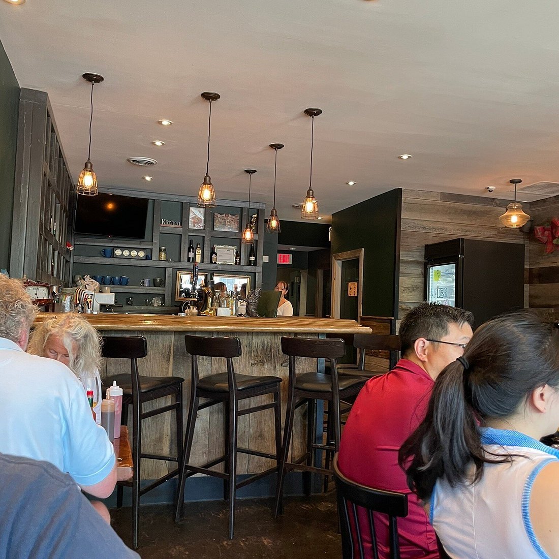 Kitchen on Sixth bar in Toronto