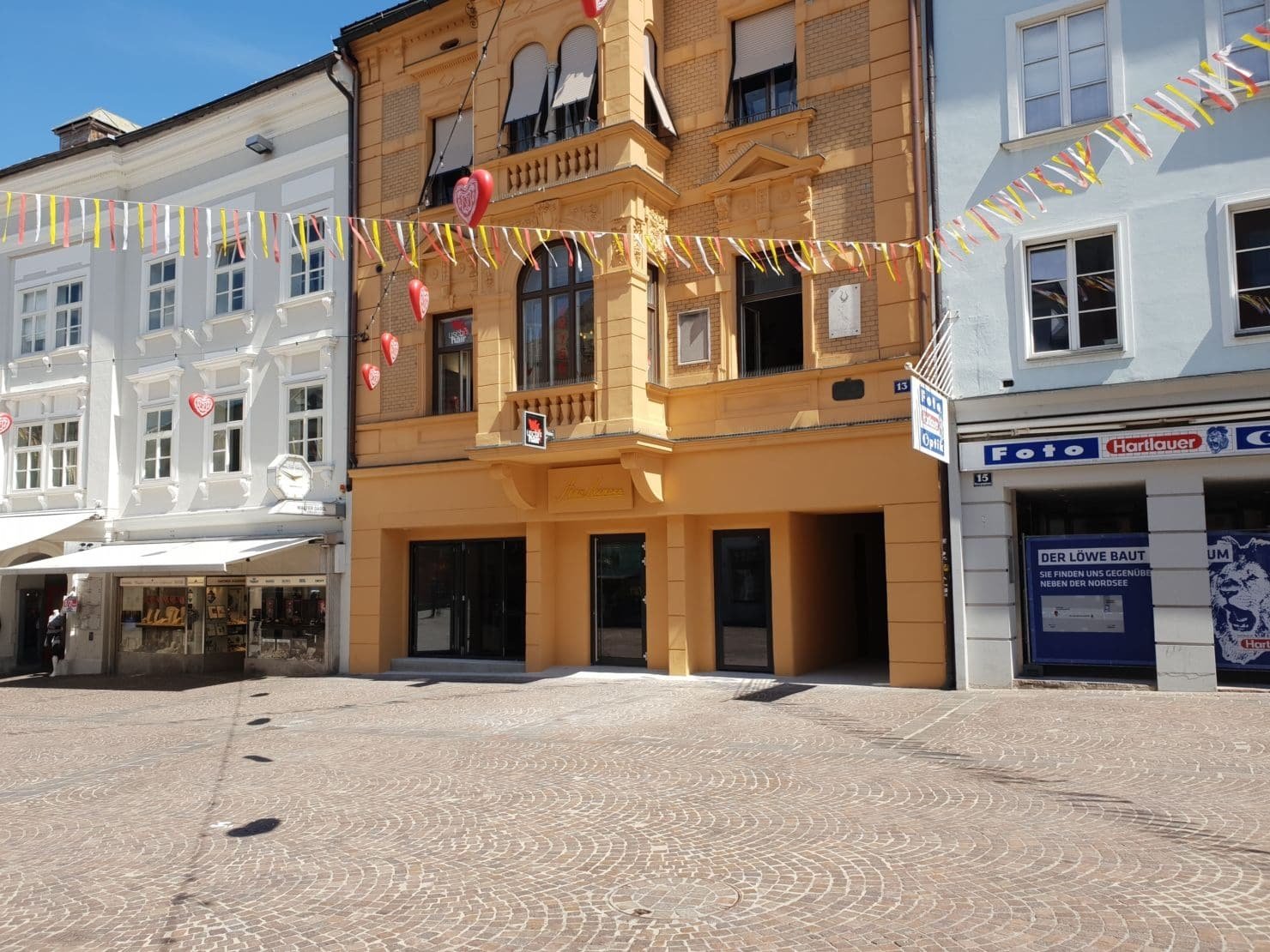 Anna Neumann, Bar in Villach