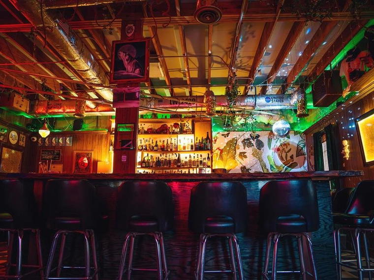 Lone Wolf Lounge, Savannah, United States