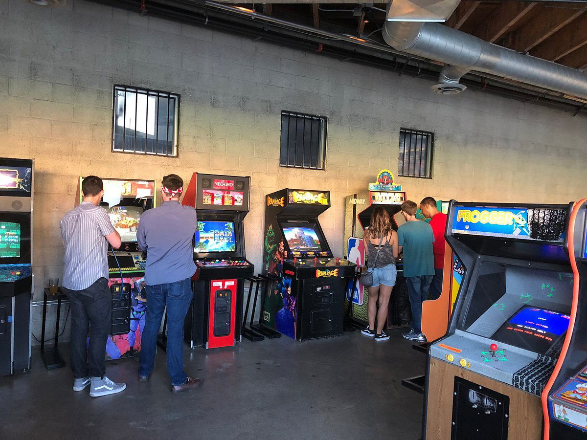 EightyTwo, Bar in Los Angeles