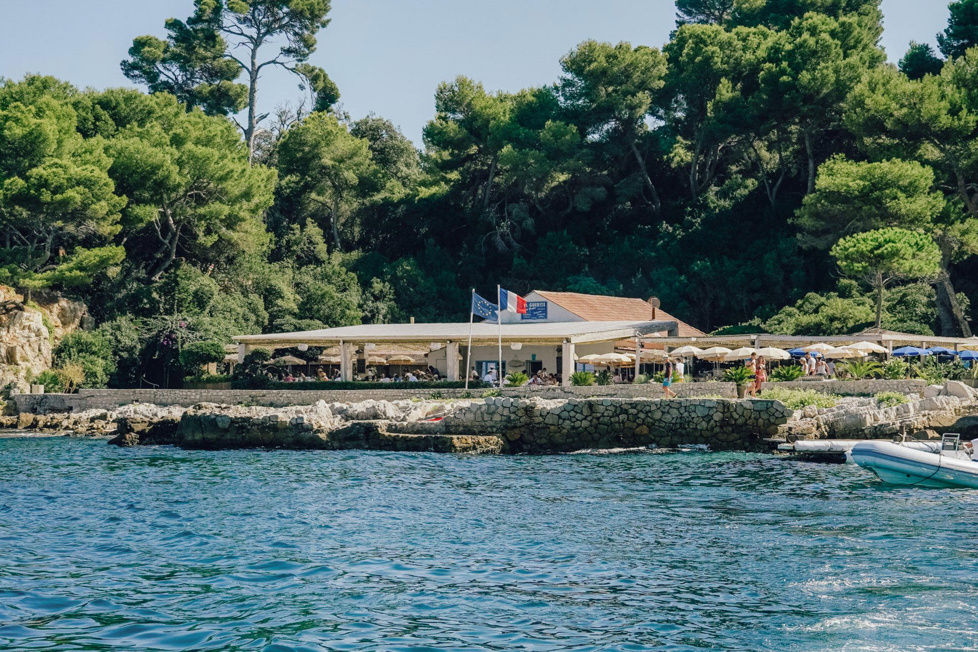 La Guérite bar in Cannes