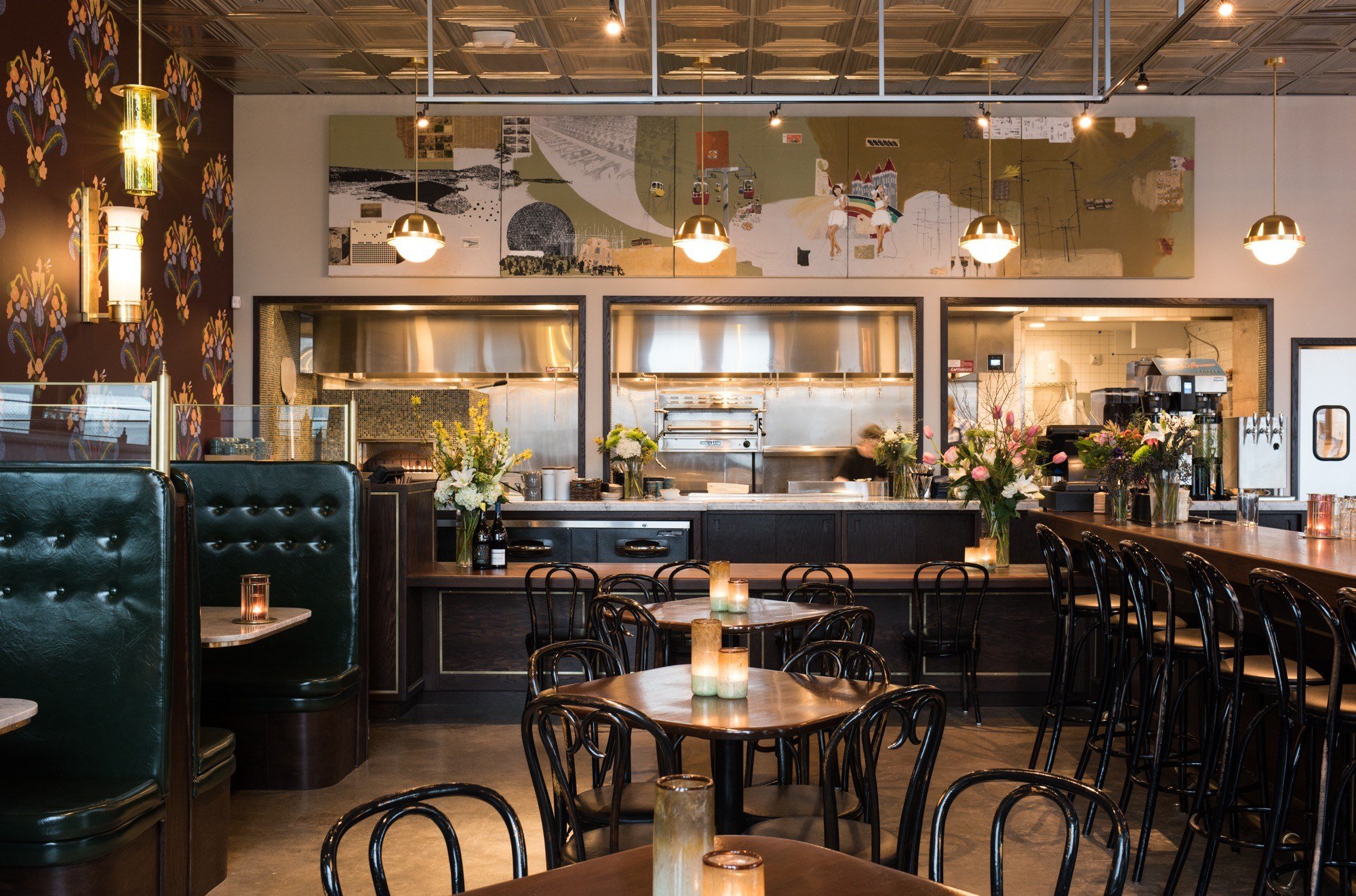 Besaws, Bar in Portland