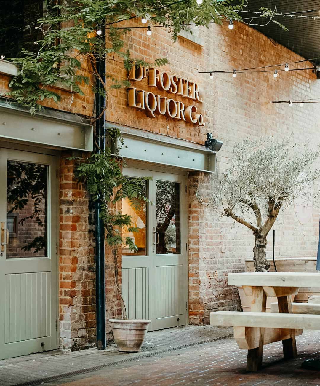 Dr Foster bar in Gloucester