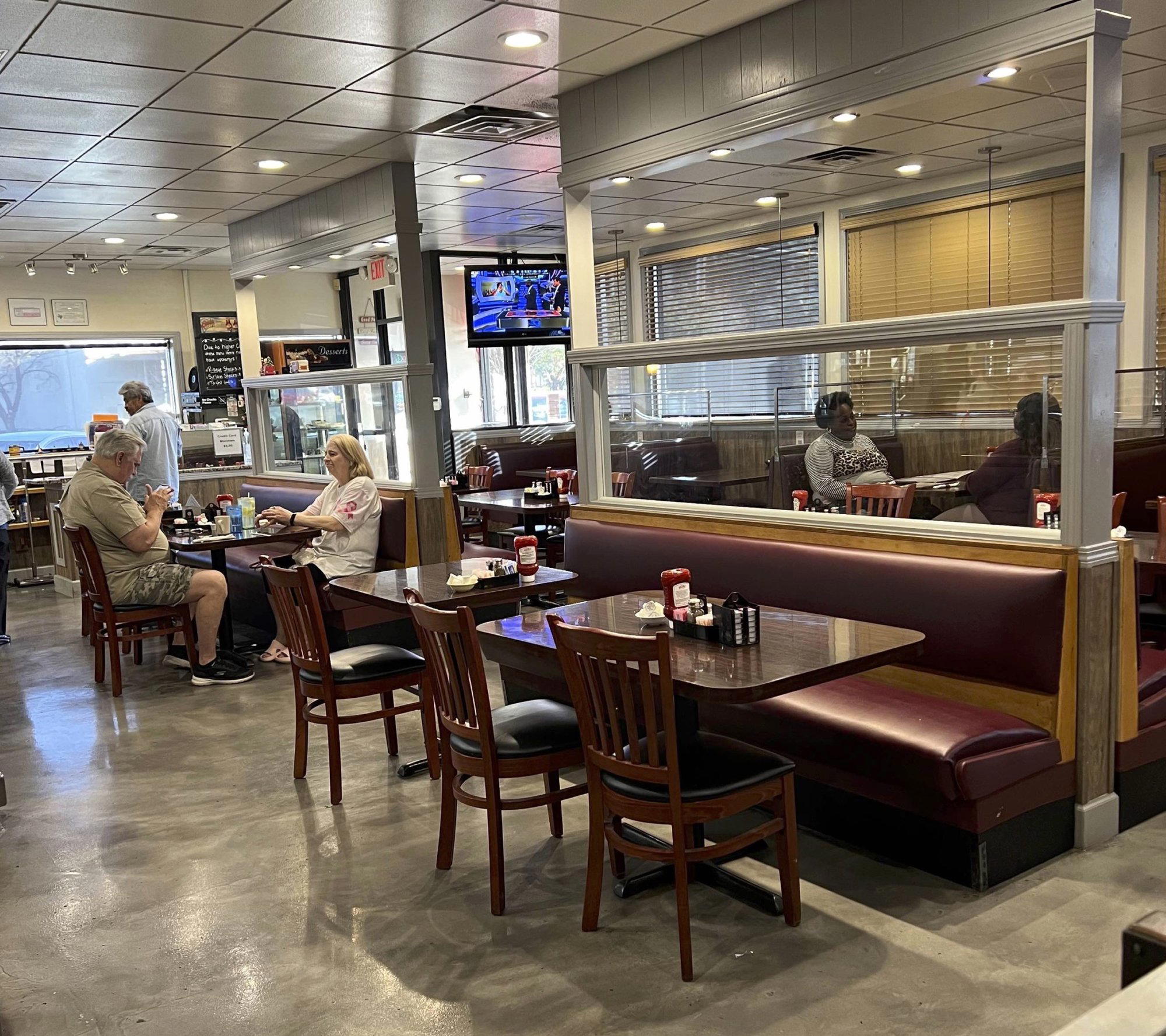 Theo's Grill & Bar bar in Grand Prairie, United States