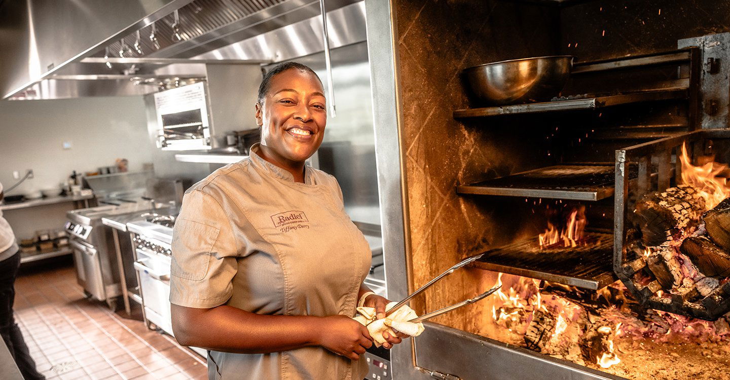 Radici Wood Fired Grill @EpicCentral, Bar in Grand Prairie