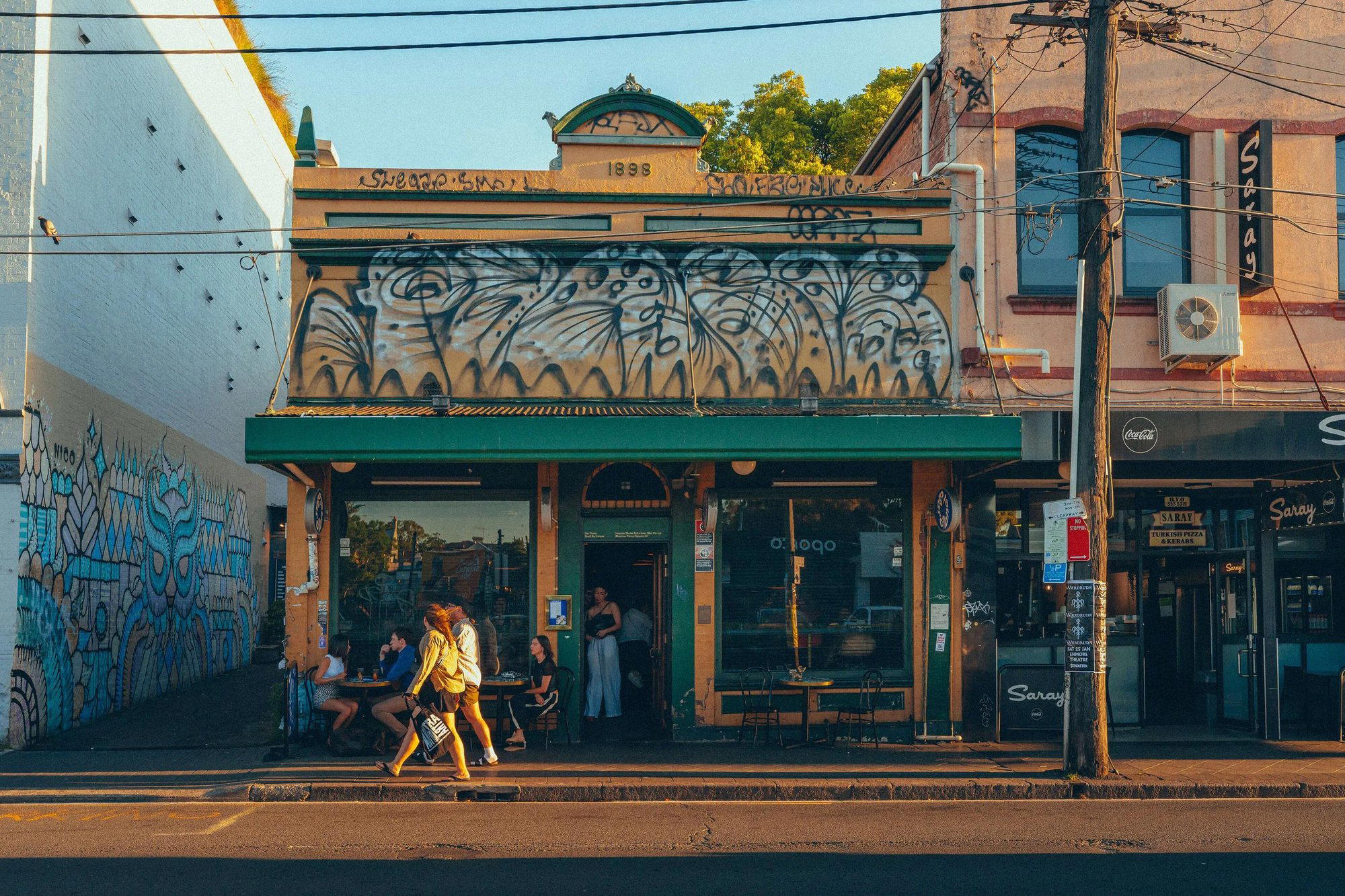 Bar Planet bar in Newtown