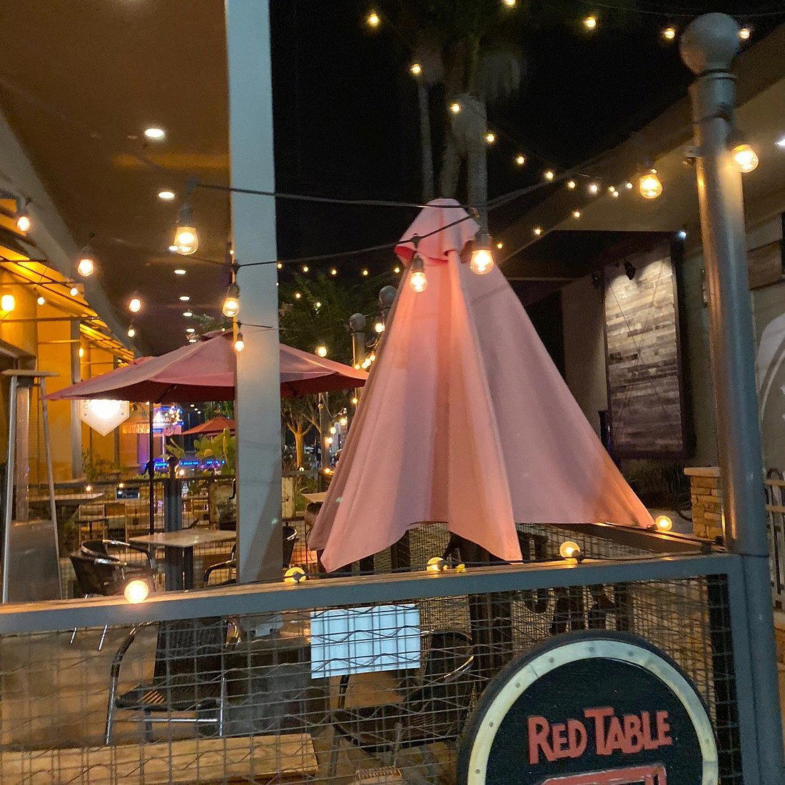 Red Table Restaurant bar in Huntington Beach, United States