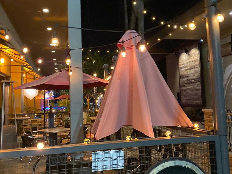 Red Table Restaurant, Huntington Beach, United States