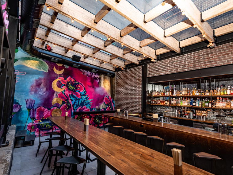 Graffiti Bar, Philadelphia, United States