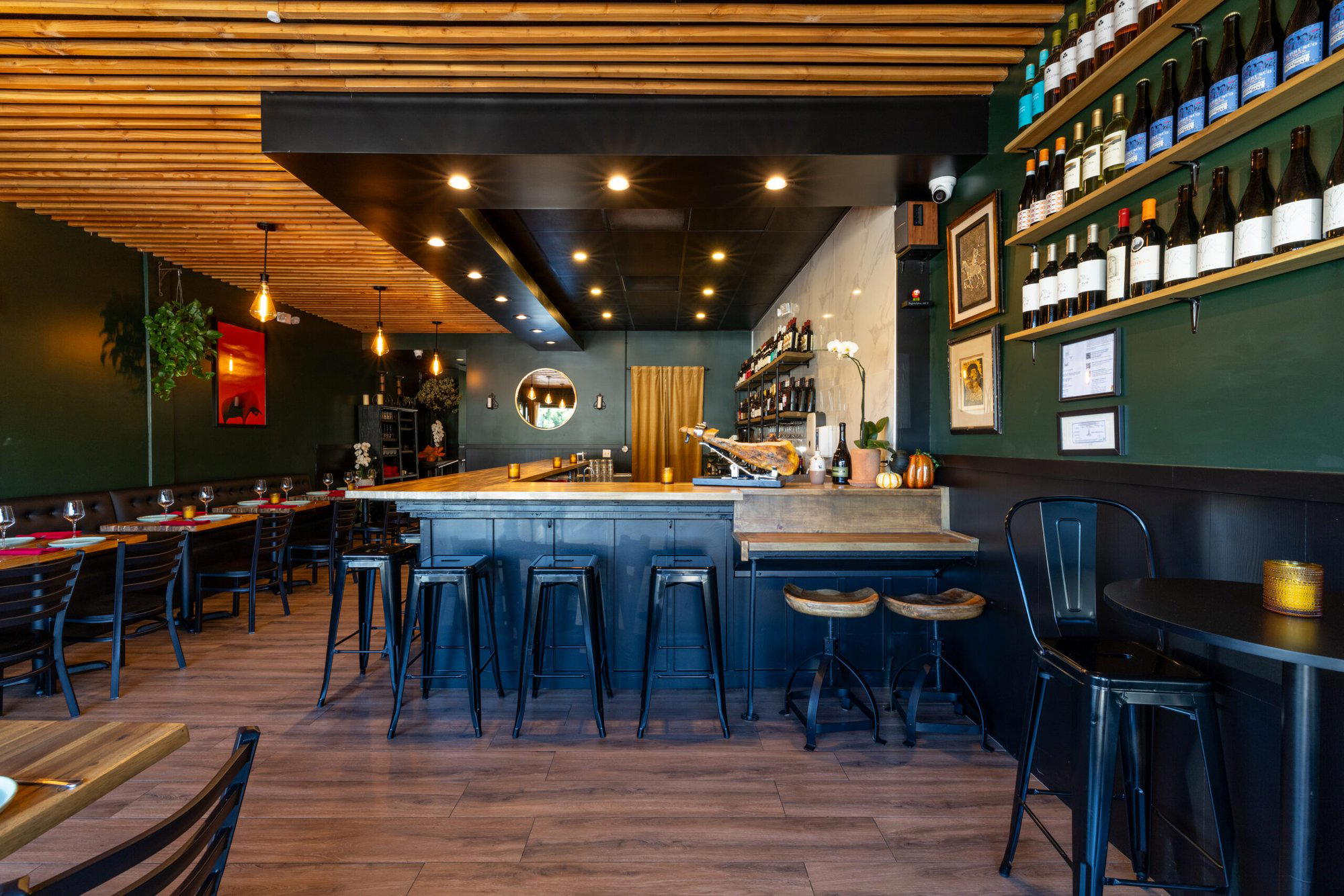 Unidos Restaurant and Wine Bar bar in Studio City