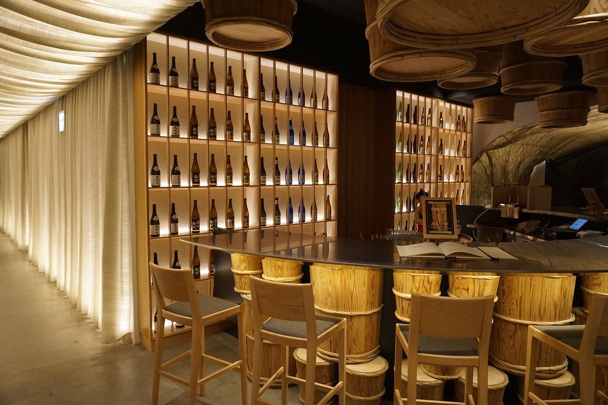 Toya Bar, Bar in Toya