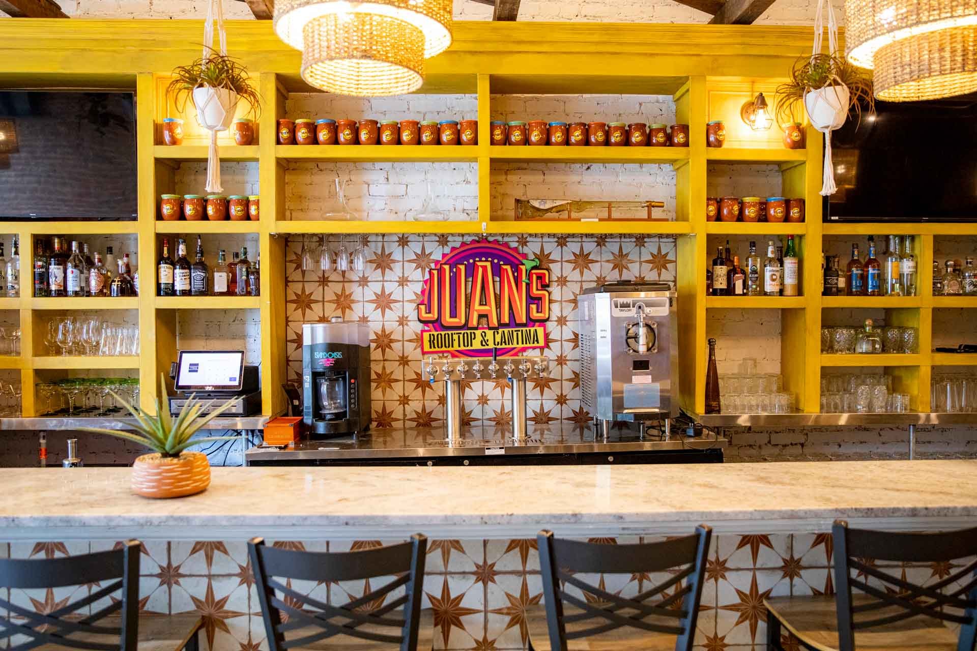 Juan's Rooftop & Cantina bar in Richmond