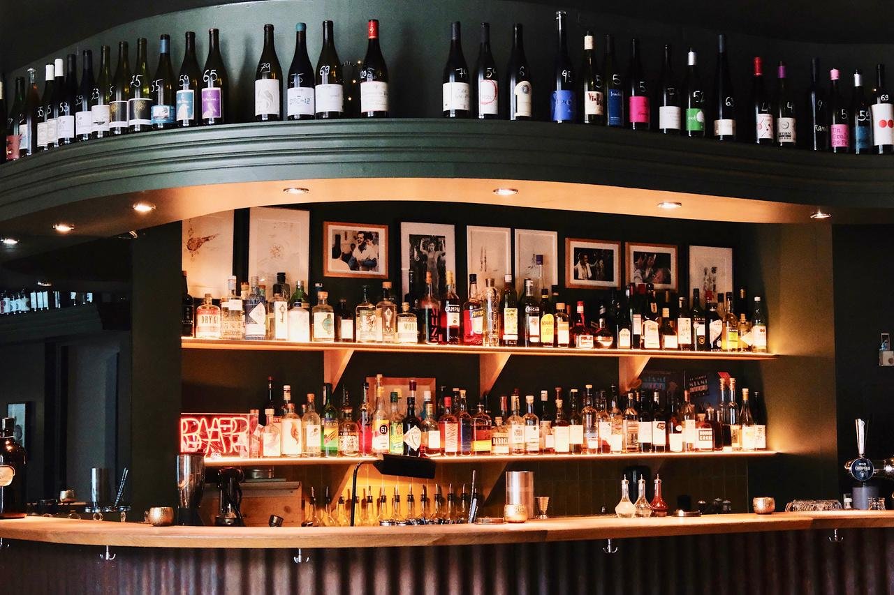 Jo. Bar de quartier